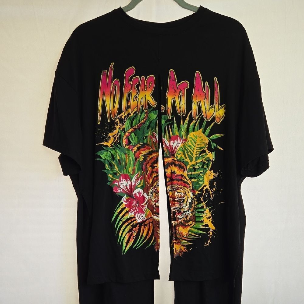🖤5/$20🖤 SHEIN Black Graphic Tee with Colorful Print